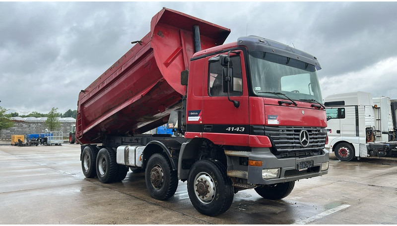Mercedes-Benz Actros 4143 (BOITE MANUELLE / 8X8 / MANUAL GEARBOX / LAMES / GRAND PONT / BIG AXLE) - شاحنة قلاب: صورة 3 Mercedes-Benz Actros 4143 (BOITE MANUELLE / 8X8 / MANUAL GEARBOX / LAMES / GRAND PONT / BIG AXLE) - شاحنة قلاب: صورة 3