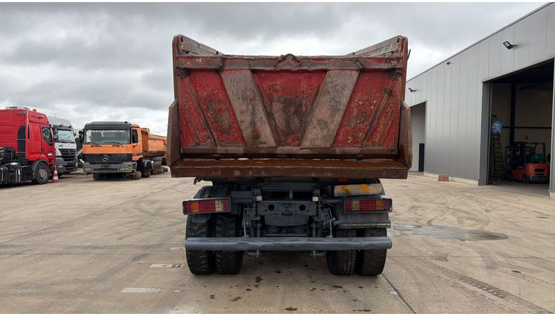 Mercedes-Benz Actros 4143 (GRAND PONT / BOITE MANUELLE / LAMES / 8X4 / STEEL SUSP.) - شاحنة قلاب: صورة 5 Mercedes-Benz Actros 4143 (GRAND PONT / BOITE MANUELLE / LAMES / 8X4 / STEEL SUSP.) - شاحنة قلاب: صورة 5