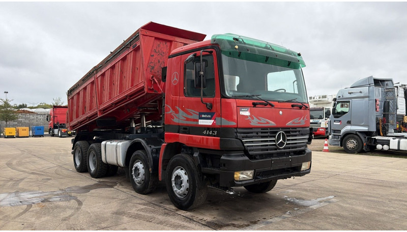 Mercedes-Benz Actros 4143 (GRAND PONT / BOITE MANUELLE / LAMES / 8X4 / STEEL SUSP.) - شاحنة قلاب: صورة 3 Mercedes-Benz Actros 4143 (GRAND PONT / BOITE MANUELLE / LAMES / 8X4 / STEEL SUSP.) - شاحنة قلاب: صورة 3