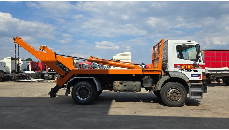 Mercedes-Benz Atego 1823 (BIG AXLE / STEEL SUSP. / LAMES / BOITE MANUELLE / MANUAL GETRIEBE) - شاحنات الحاويات / جسم علوي قابل للتغيير شاحنة: صورة 4 Mercedes-Benz Atego 1823 (BIG AXLE / STEEL SUSP. / LAMES / BOITE MANUELLE / MANUAL GETRIEBE) - شاحنات الحاويات / جسم علوي قابل للتغيير شاحنة: صورة 4