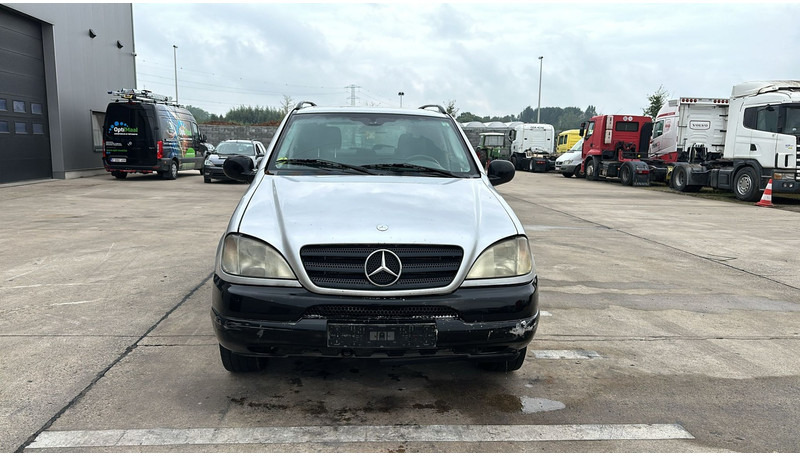 Mercedes-Benz M-Klasse ML 270 CDI - سيارة دفع رباعي: صورة 2 Mercedes-Benz M-Klasse ML 270 CDI - سيارة دفع رباعي: صورة 2