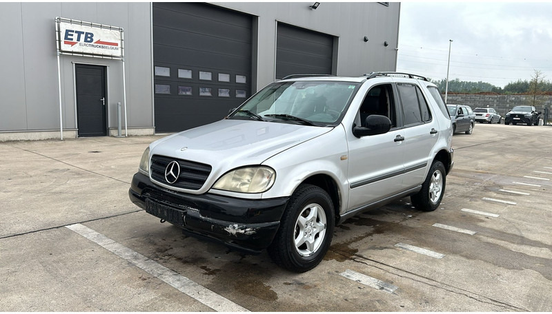 Mercedes-Benz M-Klasse ML 270 CDI - سيارة دفع رباعي: صورة 1 Mercedes-Benz M-Klasse ML 270 CDI - سيارة دفع رباعي: صورة 1