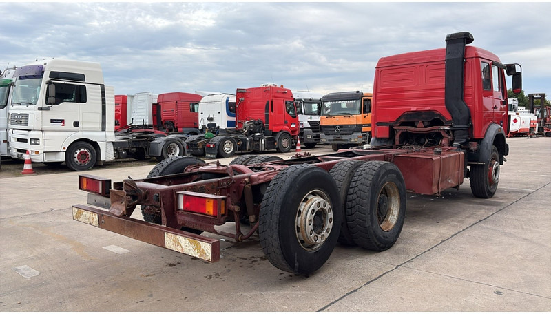 Mercedes-Benz SK 2233 (GRAND PONT / V8 AVEC 2X TURBO / BIG AXLE) - شاحنة هيكل كابينة: صورة 4 Mercedes-Benz SK 2233 (GRAND PONT / V8 AVEC 2X TURBO / BIG AXLE) - شاحنة هيكل كابينة: صورة 4