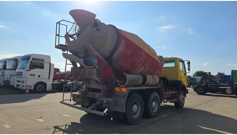 Mercedes-Benz SK 2527 (MALAXEUR / MIXER / POSSIBLE COMME CHASSIS / 6X4 / LAMES / GRAND PONT) - شاحنة خلاطة خرسانة: صورة 4 Mercedes-Benz SK 2527 (MALAXEUR / MIXER / POSSIBLE COMME CHASSIS / 6X4 / LAMES / GRAND PONT) - شاحنة خلاطة خرسانة: صورة 4