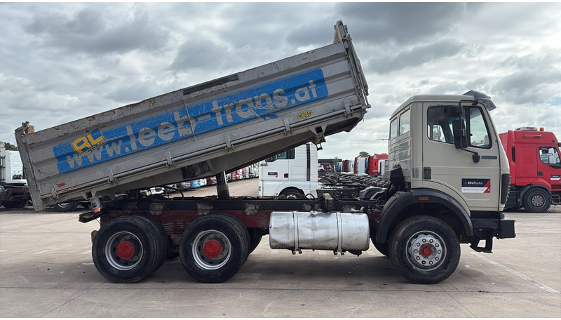 Mercedes-Benz SK 2527 (V6 / GRAND PONT / LAMES / BOITE MANUELLE / MANUAL GEARBOX) - شاحنة قلاب: صورة 4 Mercedes-Benz SK 2527 (V6 / GRAND PONT / LAMES / BOITE MANUELLE / MANUAL GEARBOX) - شاحنة قلاب: صورة 4