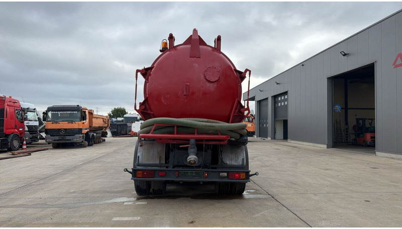 Mercedes-Benz SK 2626 (6X4 / GRAND PONT / LAMES / 14000 LITERS) - شاحنة الشفط: صورة 5 Mercedes-Benz SK 2626 (6X4 / GRAND PONT / LAMES / 14000 LITERS) - شاحنة الشفط: صورة 5