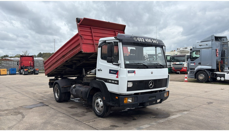 Mercedes-Benz SK 814 (SPER / AUXILAIRY / MANUAL PUMP / STEEL SUSP. / 6 CYLINDER / 3 WAY TIPPER / PERFECT) - شاحنة قلاب: صورة 3 Mercedes-Benz SK 814 (SPER / AUXILAIRY / MANUAL PUMP / STEEL SUSP. / 6 CYLINDER / 3 WAY TIPPER / PERFECT) - شاحنة قلاب: صورة 3