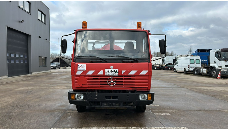 Mercedes-Benz SK 814 (VIDANGEUR / VACUUM / AUXILAIRY / SPER / STEEL SUSP. / LAMES) - شاحنة الشفط: صورة 2 Mercedes-Benz SK 814 (VIDANGEUR / VACUUM / AUXILAIRY / SPER / STEEL SUSP. / LAMES) - شاحنة الشفط: صورة 2