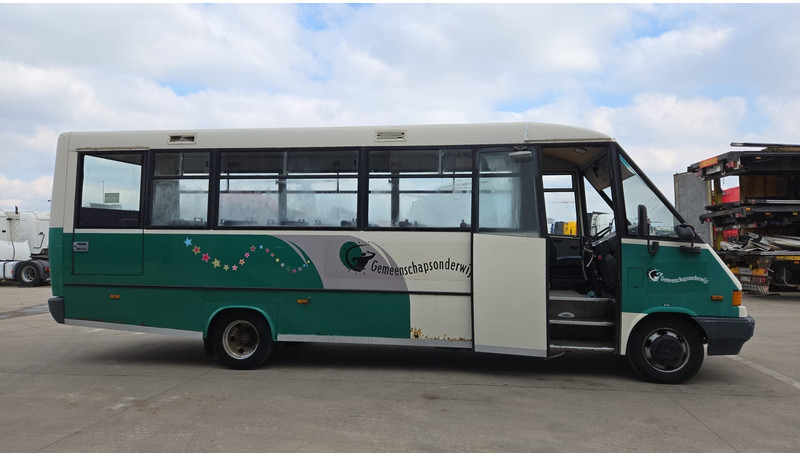 Mercedes-Benz Vario 614 (BELGIAN BUS / 34 SEATS / MANUAL PUMP / LAMES / STEEL SUSP.) - حافلة المدينة: صورة 4 Mercedes-Benz Vario 614 (BELGIAN BUS / 34 SEATS / MANUAL PUMP / LAMES / STEEL SUSP.) - حافلة المدينة: صورة 4