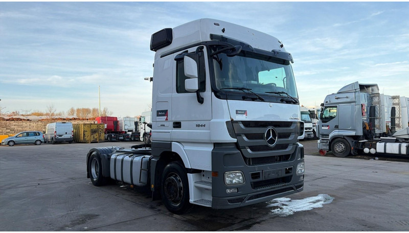 Mercedes-Benz actros 1844 (MP3 / FULL SPOILERS / GOOD CONDITION / BONNE ETAT / LAMES DEVANT / STEEL FRONT) - وحدة جر: صورة 3 Mercedes-Benz actros 1844 (MP3 / FULL SPOILERS / GOOD CONDITION / BONNE ETAT / LAMES DEVANT / STEEL FRONT) - وحدة جر: صورة 3