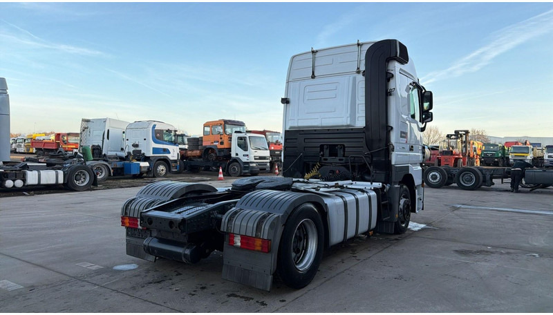 Mercedes-Benz actros 1844 (MP3 / FULL SPOILERS / GOOD CONDITION / BONNE ETAT / LAMES DEVANT / STEEL FRONT) - وحدة جر: صورة 4 Mercedes-Benz actros 1844 (MP3 / FULL SPOILERS / GOOD CONDITION / BONNE ETAT / LAMES DEVANT / STEEL FRONT) - وحدة جر: صورة 4