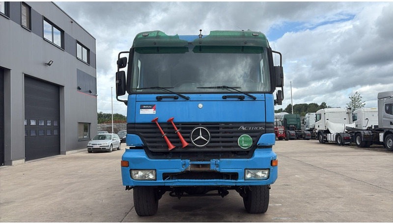 Mercedes-Benz actros 3340 (6X6 / BOITE MANUELLE /MANUAL GEARBOX / 3 PONTS / V6 / MP1) - شاحنة قلاب: صورة 2 Mercedes-Benz actros 3340 (6X6 / BOITE MANUELLE /MANUAL GEARBOX / 3 PONTS / V6 / MP1) - شاحنة قلاب: صورة 2