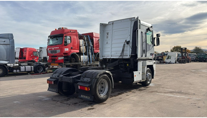 Renault AE 440 Magnum E-tech (BOITE MANUELLE / MANUAL GEARBOX) - وحدة جر: صورة 4 Renault AE 440 Magnum E-tech (BOITE MANUELLE / MANUAL GEARBOX) - وحدة جر: صورة 4