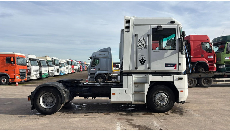 Renault AE 440 Magnum E-tech (BOITE MANUELLE / MANUAL GEARBOX) - وحدة جر: صورة 3 Renault AE 440 Magnum E-tech (BOITE MANUELLE / MANUAL GEARBOX) - وحدة جر: صورة 3