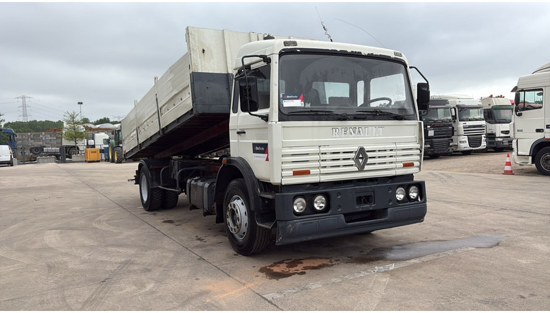 Renault G 230 Manager (POMPE MANUELLE / LAMES / STEEL SUSP. / MANUAL PUMP) - شاحنة قلاب: صورة 4 Renault G 230 Manager (POMPE MANUELLE / LAMES / STEEL SUSP. / MANUAL PUMP) - شاحنة قلاب: صورة 4