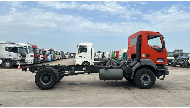 Renault Kerax 370 (GRAND PONT / LAMES / PROPRE / BOITE MANUELLE / STEEL SUSP.) - شاحنة هيكل كابينة: صورة 3 Renault Kerax 370 (GRAND PONT / LAMES / PROPRE / BOITE MANUELLE / STEEL SUSP.) - شاحنة هيكل كابينة: صورة 3