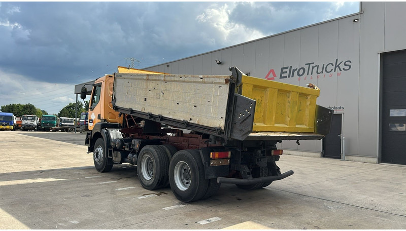 شاحنة قلاب Renault Kerax 385 (POMPE MANUELLE / MANUAL PUMP / 6X4 / LAMES / GRAND PONT): صورة 6