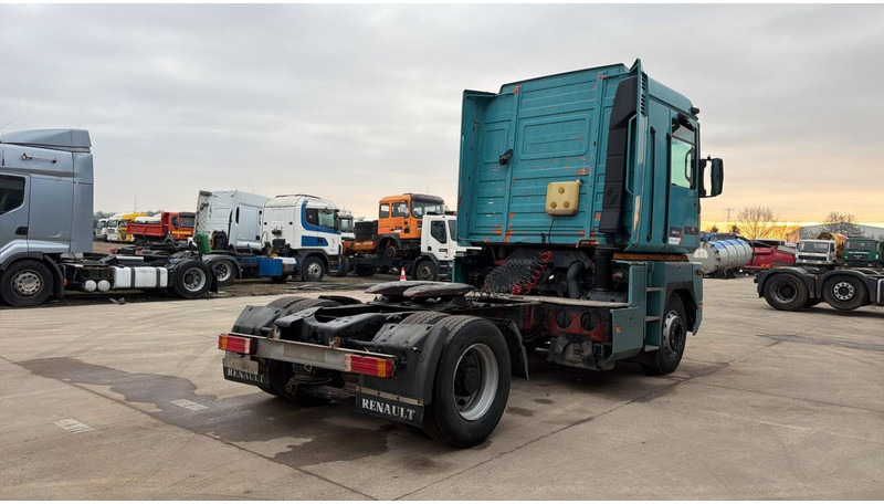 Renault Magnum AE 385 (2 CULASSE / POMPE MANUELLE / GRAND PONT / BIG AXLE) - وحدة جر: صورة 4 Renault Magnum AE 385 (2 CULASSE / POMPE MANUELLE / GRAND PONT / BIG AXLE) - وحدة جر: صورة 4