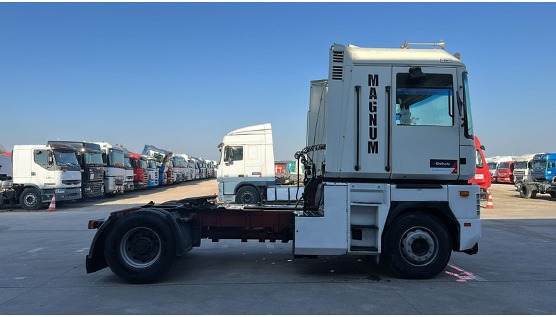 Renault Magnum AE 420 (2 CULASSE / GRAND PONT / POMPE MANUELLE / MANUAL PUMP) - وحدة جر: صورة 4 Renault Magnum AE 420 (2 CULASSE / GRAND PONT / POMPE MANUELLE / MANUAL PUMP) - وحدة جر: صورة 4