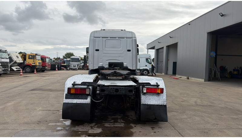 Scania R164-480 (RETARDER / BOITE MANUELLE / MANUAL GEARBOX / STEEL SUSP. / LAMES / V8) - وحدة جر: صورة 5 Scania R164-480 (RETARDER / BOITE MANUELLE / MANUAL GEARBOX / STEEL SUSP. / LAMES / V8) - وحدة جر: صورة 5