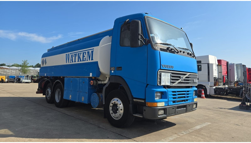 Volvo FH 12.380 (20.100 LITERS / PARFAIT ETAT / TOP CONDITION !!! / 6X2 / BOITE MANUELLE) - شاحنة صهريج: صورة 3 Volvo FH 12.380 (20.100 LITERS / PARFAIT ETAT / TOP CONDITION !!! / 6X2 / BOITE MANUELLE) - شاحنة صهريج: صورة 3