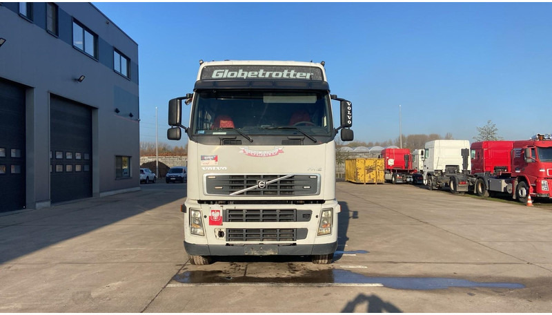 Volvo FH 12.420 (PTO / POMPE HYDRAULIQUE / BOITE MANUELLE / MANUAL GEARBOX) - وحدة جر: صورة 2 Volvo FH 12.420 (PTO / POMPE HYDRAULIQUE / BOITE MANUELLE / MANUAL GEARBOX) - وحدة جر: صورة 2