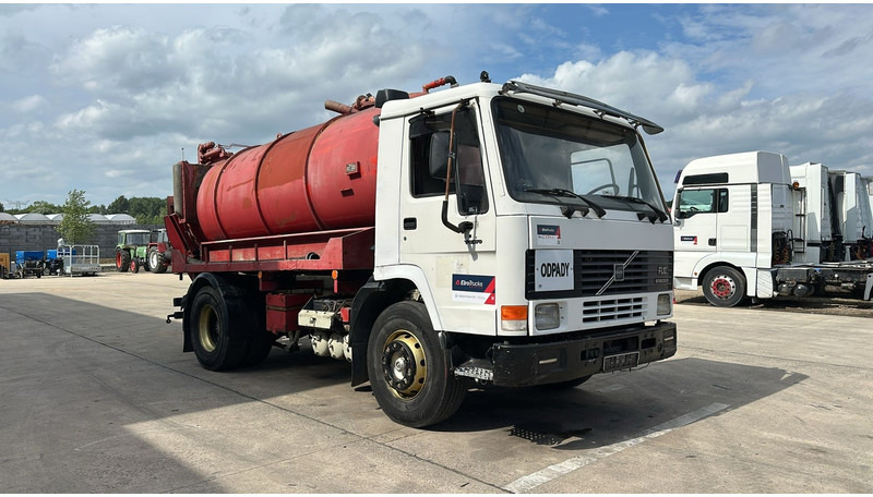 Volvo FL 10 - 280 (12.000L / POMPE MANUELLE / MANUAL PUMP / BOITE MANUELLE / MANUAL GEARBOX) - شاحنة الشفط: صورة 3 Volvo FL 10 - 280 (12.000L / POMPE MANUELLE / MANUAL PUMP / BOITE MANUELLE / MANUAL GEARBOX) - شاحنة الشفط: صورة 3