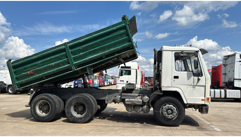 Volvo FL 10 - 280 (LAMES / POMPE MANUELLE / MANUAL PUMP / 6X4 / STEEL SUSP.) - شاحنة قلاب: صورة 3 Volvo FL 10 - 280 (LAMES / POMPE MANUELLE / MANUAL PUMP / 6X4 / STEEL SUSP.) - شاحنة قلاب: صورة 3