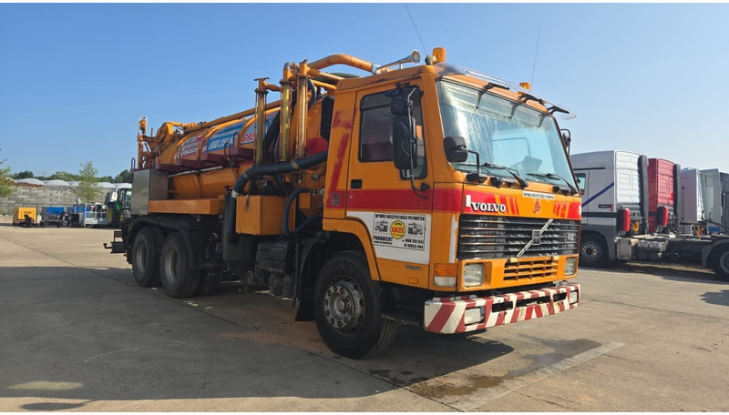 Volvo FL 10 - 320 (10500L + 1500L / 10 TYRES FULL STEEL / HIGH PRESSURE + VACUUM / POMPE MANUELLE / MANUAL PUMP) - شاحنة الشفط: صورة 3 Volvo FL 10 - 320 (10500L + 1500L / 10 TYRES FULL STEEL / HIGH PRESSURE + VACUUM / POMPE MANUELLE / MANUAL PUMP) - شاحنة الشفط: صورة 3