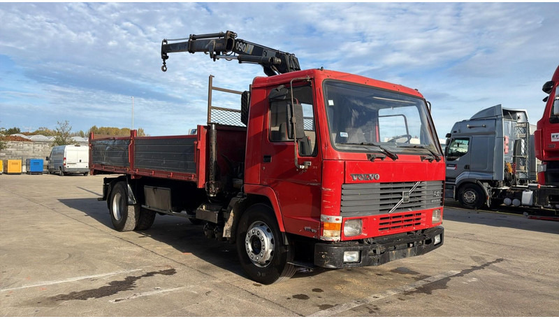Volvo FL 10 - 320 (MANUAL PUMP / STEEL SUSP. / CRANE / LAMES / POMPE MANUELLE) - شاحنات مسطحة, شاحنة كرين: صورة 3 Volvo FL 10 - 320 (MANUAL PUMP / STEEL SUSP. / CRANE / LAMES / POMPE MANUELLE) - شاحنات مسطحة, شاحنة كرين: صورة 3
