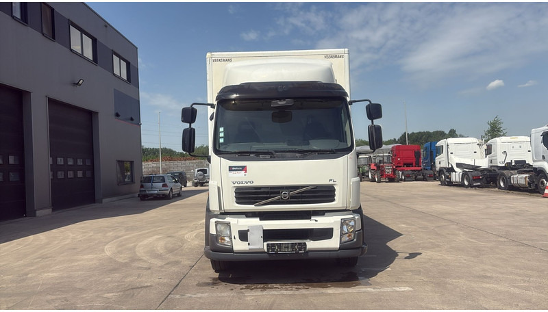 Volvo FL 260 (LIFT 2000 KG / PERFECT BELGIAN TRUCK / 18 TON / EURO 5) - شاحنة مقفلة: صورة 2 Volvo FL 260 (LIFT 2000 KG / PERFECT BELGIAN TRUCK / 18 TON / EURO 5) - شاحنة مقفلة: صورة 2