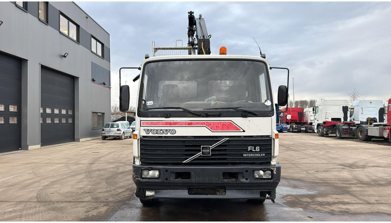 Volvo FL 6-18 (MANUAL PUMP / CRANE HIAB 090 / STEEL SUSP. / LAMES / POMPE MANUELLE / 18 TONS) - شاحنة قلاب, شاحنة كرين: صورة 2 Volvo FL 6-18 (MANUAL PUMP / CRANE HIAB 090 / STEEL SUSP. / LAMES / POMPE MANUELLE / 18 TONS) - شاحنة قلاب, شاحنة كرين: صورة 2
