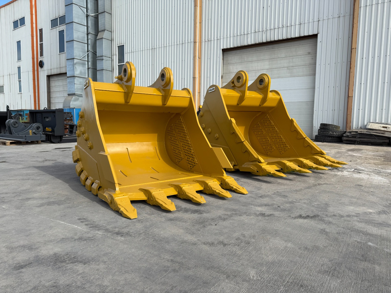 CAT 349 Armored Heavy Duty Bucket - بكت حفار - حفار زحاف: صورة 4 CAT 349 Armored Heavy Duty Bucket - بكت حفار - حفار زحاف: صورة 4