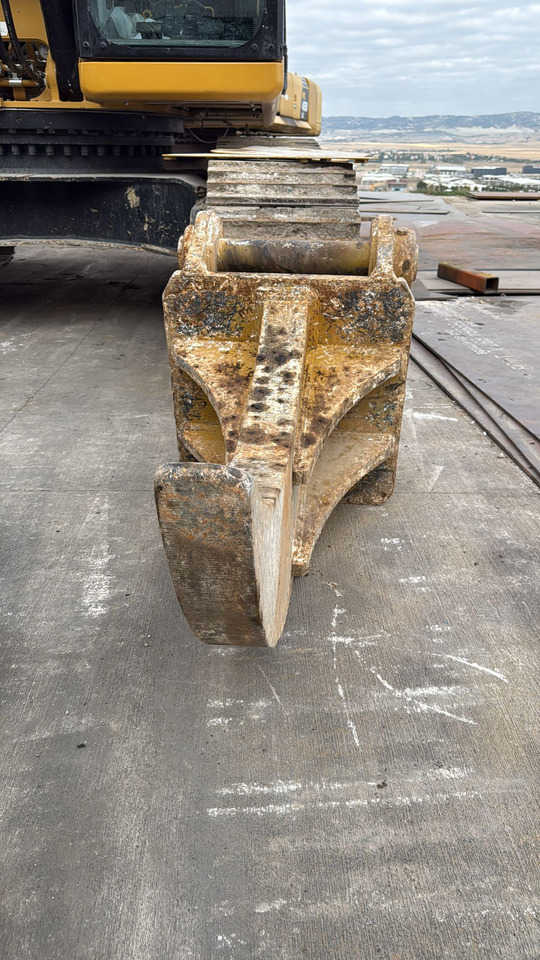 CATERPILLAR 336 Ripper from STOCK - ريبر - حفار زحاف: صورة 3 CATERPILLAR 336 Ripper from STOCK - ريبر - حفار زحاف: صورة 3