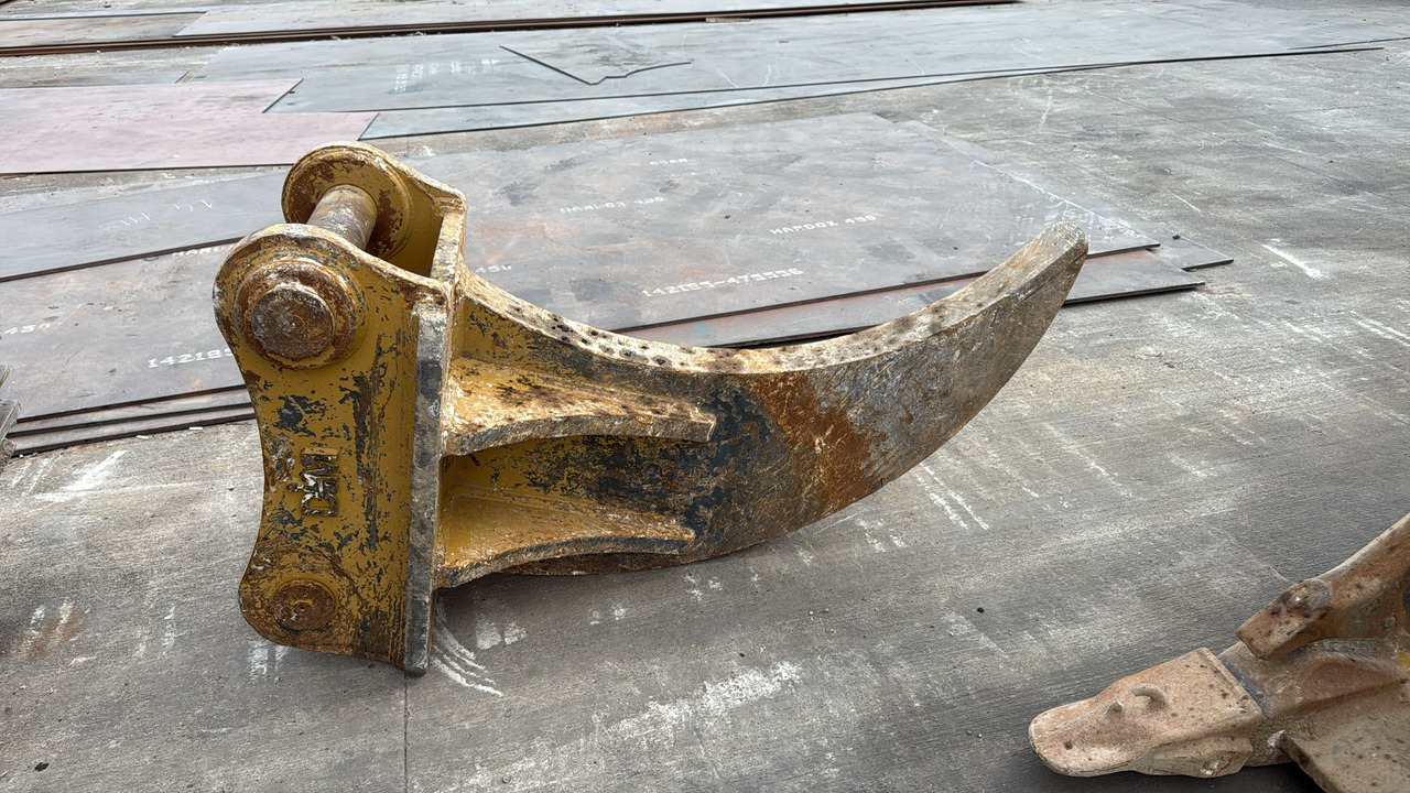 CATERPILLAR 336 Ripper from STOCK - ريبر - حفار زحاف: صورة 2 CATERPILLAR 336 Ripper from STOCK - ريبر - حفار زحاف: صورة 2