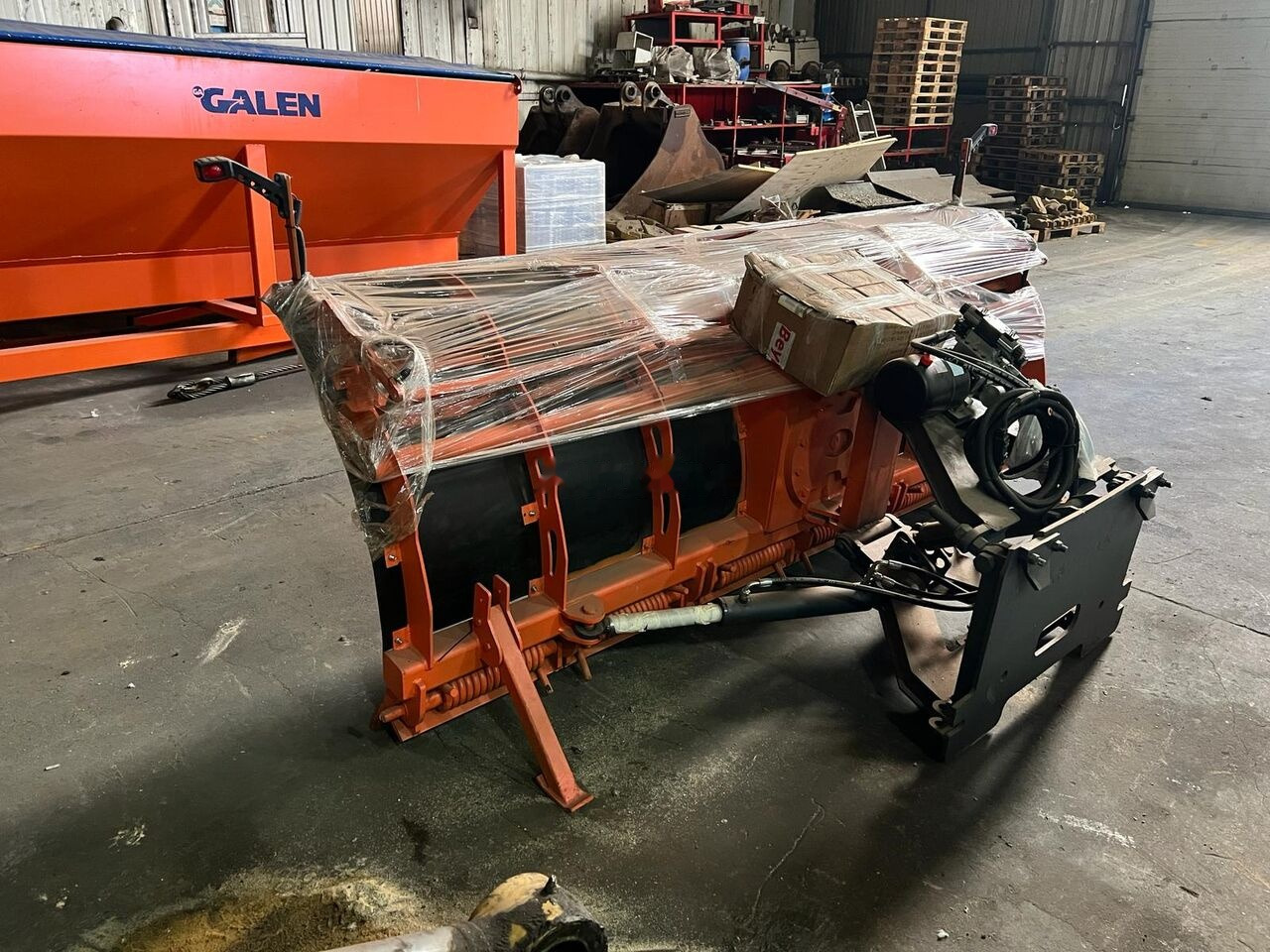 Galen Snow Plow for Trucks - كاسحة ثلوج: صورة 1 Galen Snow Plow for Trucks - كاسحة ثلوج: صورة 1