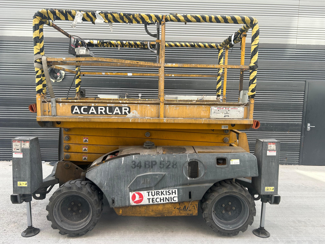 HAULOTTE Compact 12 - رافعة هيدروليكية مقصية: صورة 1 HAULOTTE Compact 12 - رافعة هيدروليكية مقصية: صورة 1