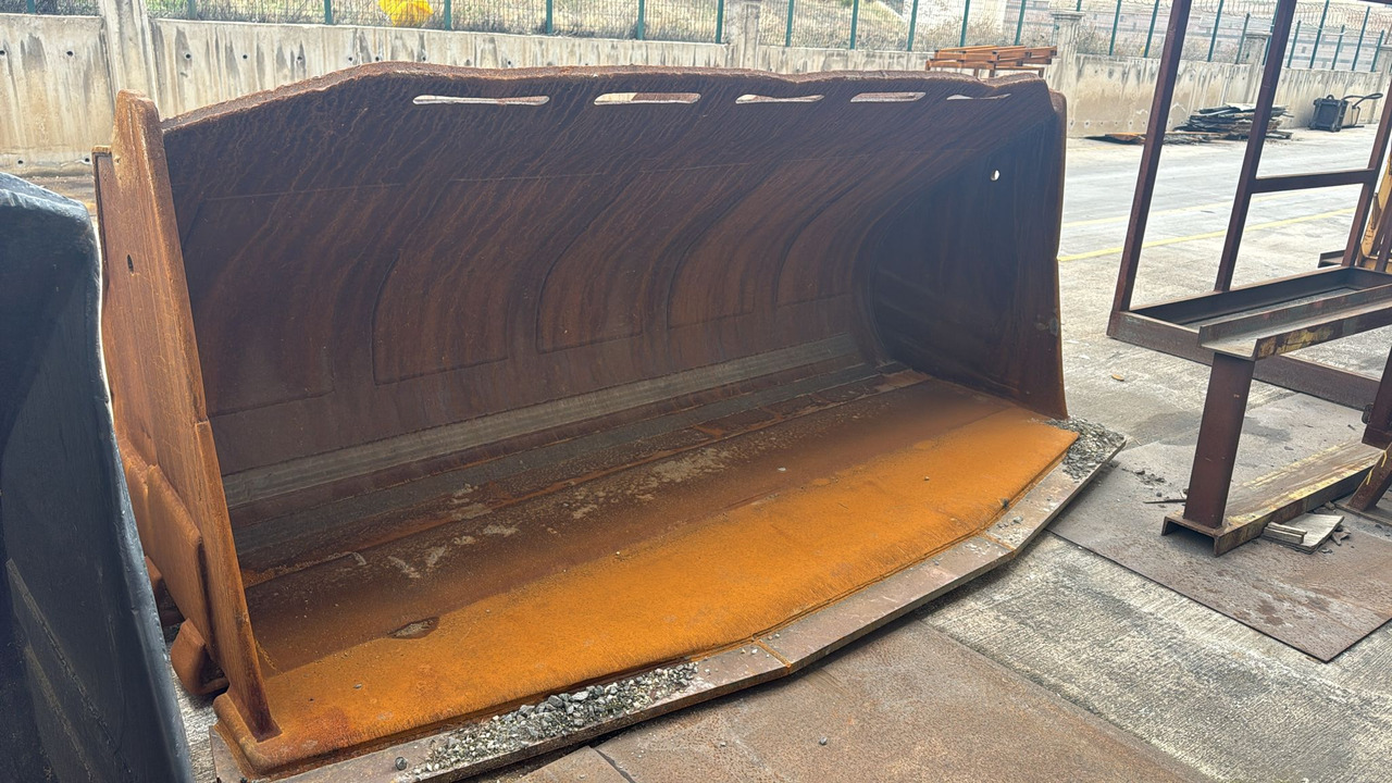 KOMATSU WA500 Loading Bucket - بكت شيول: صورة 1 KOMATSU WA500 Loading Bucket - بكت شيول: صورة 1