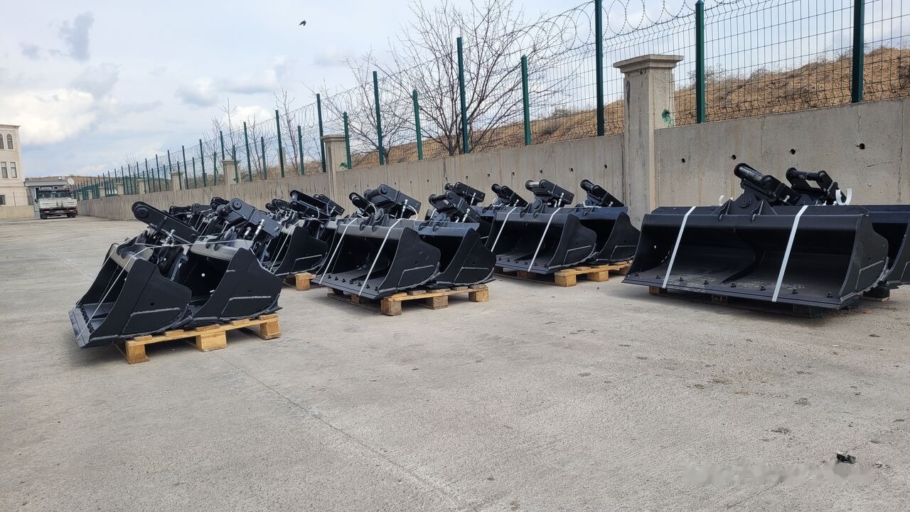 Takeuchi Digging/Grading Bucket Manufacturing - بكت حفار: صورة 1 Takeuchi Digging/Grading Bucket Manufacturing - بكت حفار: صورة 1
