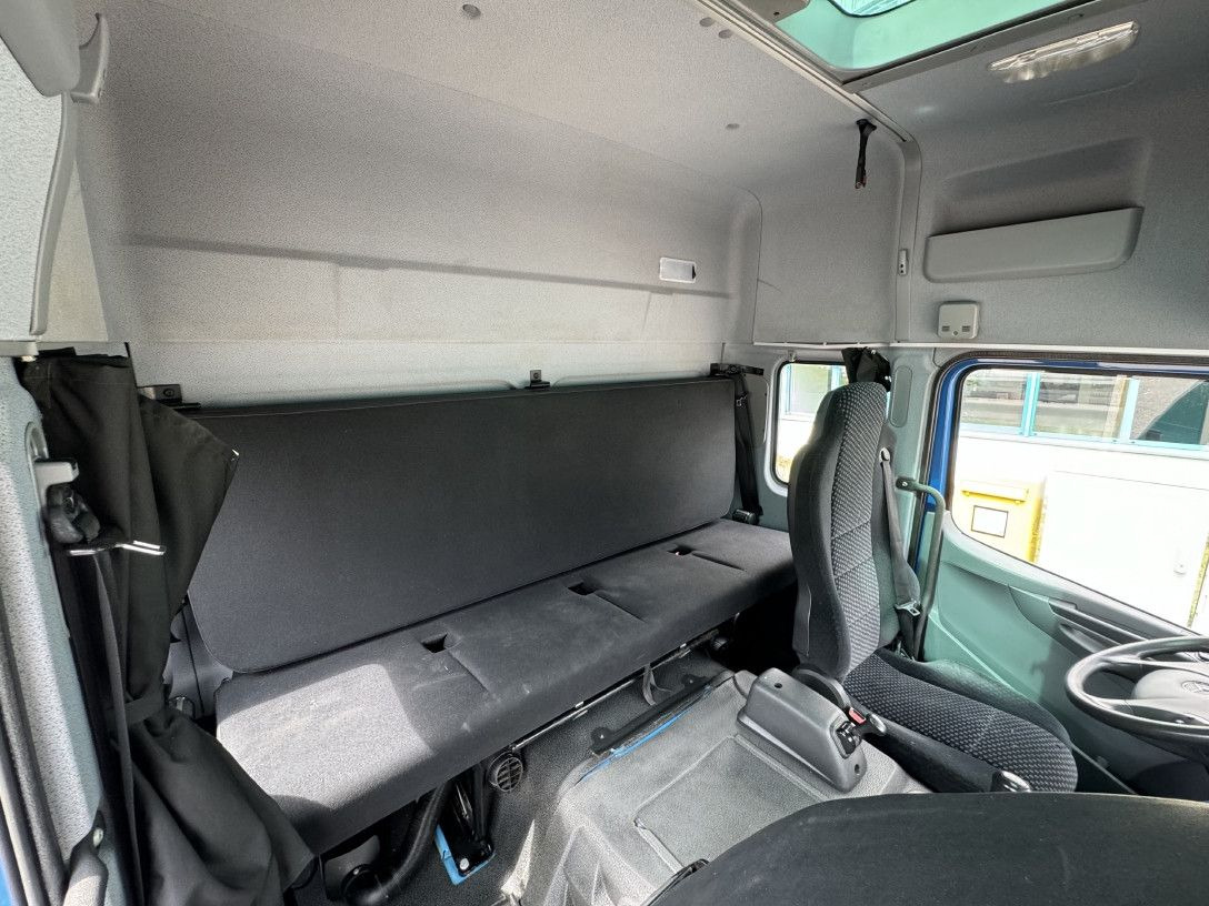 Mercedes-Benz Atego 1224 L Möbelkoffer GH 6-Sitze u-LBW Umzug - شاحنة مقفلة: صورة 2 Mercedes-Benz Atego 1224 L Möbelkoffer GH 6-Sitze u-LBW Umzug - شاحنة مقفلة: صورة 2