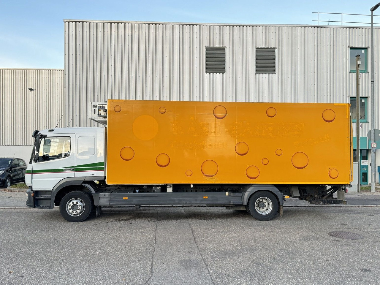 Mercedes-Benz Atego 1524 L-Haus Tiefkühlkoffer 6,9m LBW Tür - شاحنة الفريزر: صورة 4 Mercedes-Benz Atego 1524 L-Haus Tiefkühlkoffer 6,9m LBW Tür - شاحنة الفريزر: صورة 4