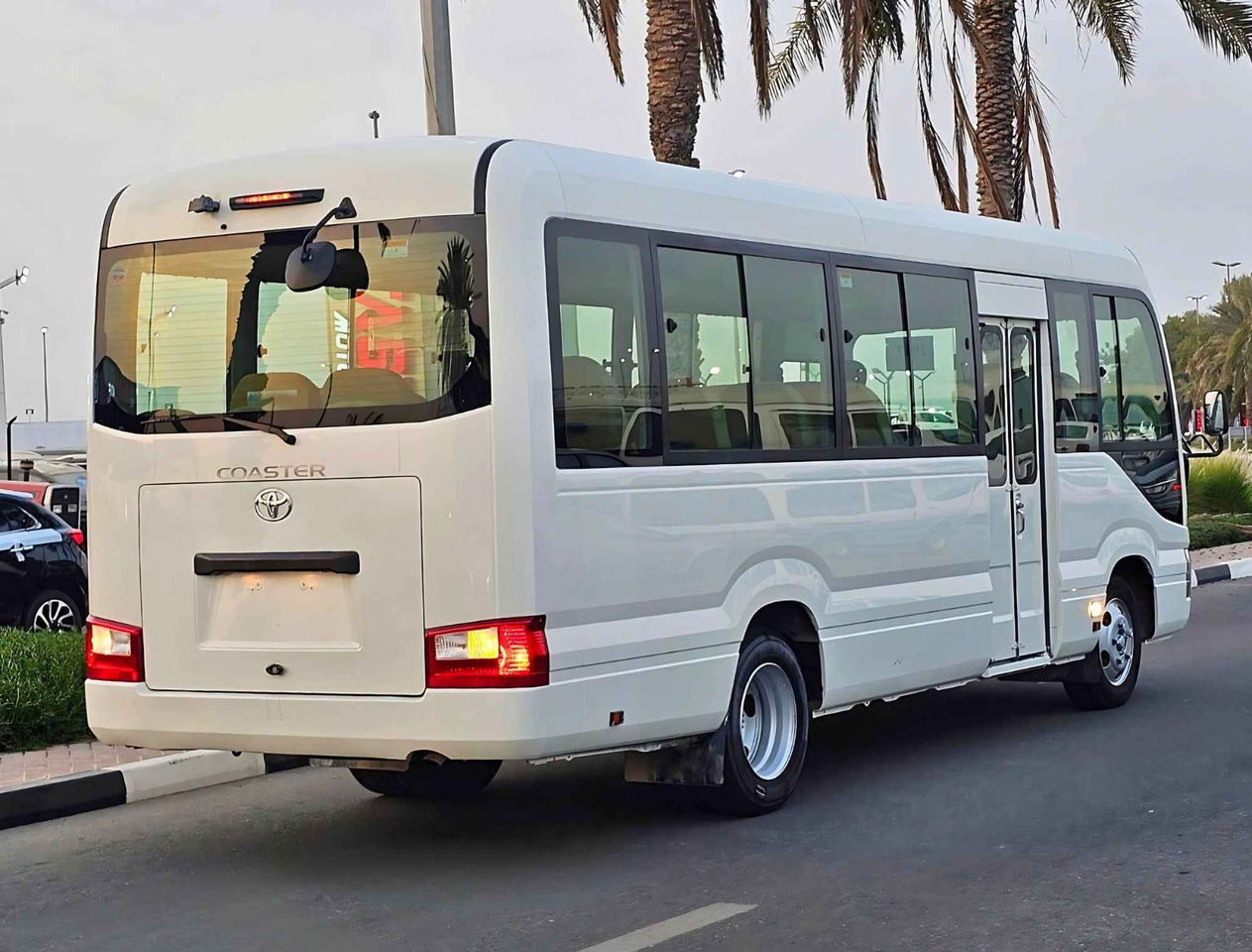 TOYOTA Coaster ... 30 places - Climatisé - حافلة صغيرة, ميكروباص: صورة 2 TOYOTA Coaster ... 30 places - Climatisé - حافلة صغيرة, ميكروباص: صورة 2