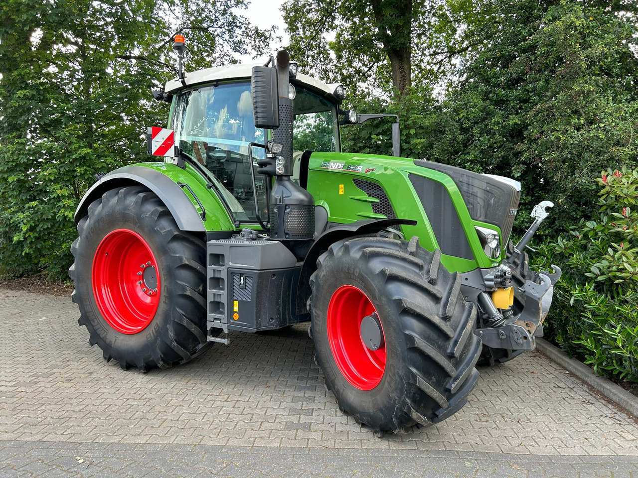 Fendt 828 Vario S4 ProfiPlus - جرار: صورة 3 Fendt 828 Vario S4 ProfiPlus - جرار: صورة 3