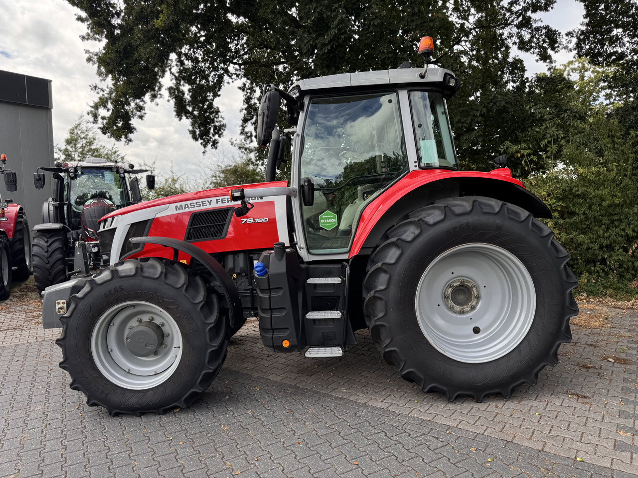 Massey Ferguson 7s.180 Dyna6 Efficient - جرار: صورة 2 Massey Ferguson 7s.180 Dyna6 Efficient - جرار: صورة 2