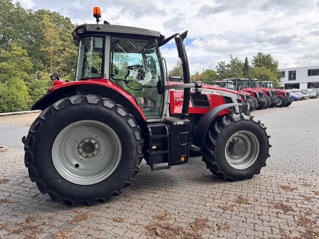 Massey Ferguson 7s.180 Dyna6 Efficient - جرار: صورة 4 Massey Ferguson 7s.180 Dyna6 Efficient - جرار: صورة 4