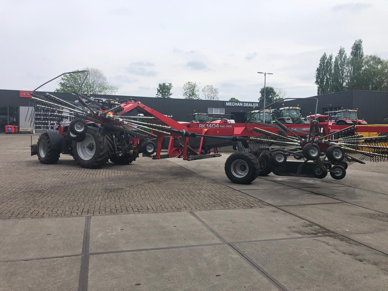 Massey Ferguson RK 1404 TRC-PRO - آلة تيبيس العشب/ آلة جمع العشب: صورة 3 Massey Ferguson RK 1404 TRC-PRO - آلة تيبيس العشب/ آلة جمع العشب: صورة 3