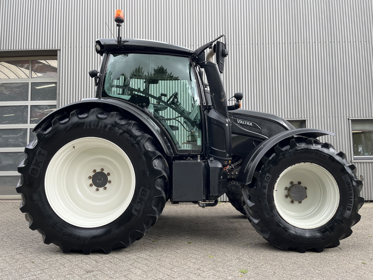 Valtra N174 Active - جرار: صورة 2 Valtra N174 Active - جرار: صورة 2