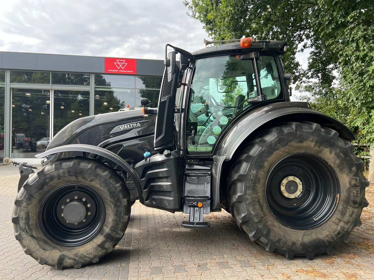 Valtra T174 Versu - جرار: صورة 2 Valtra T174 Versu - جرار: صورة 2