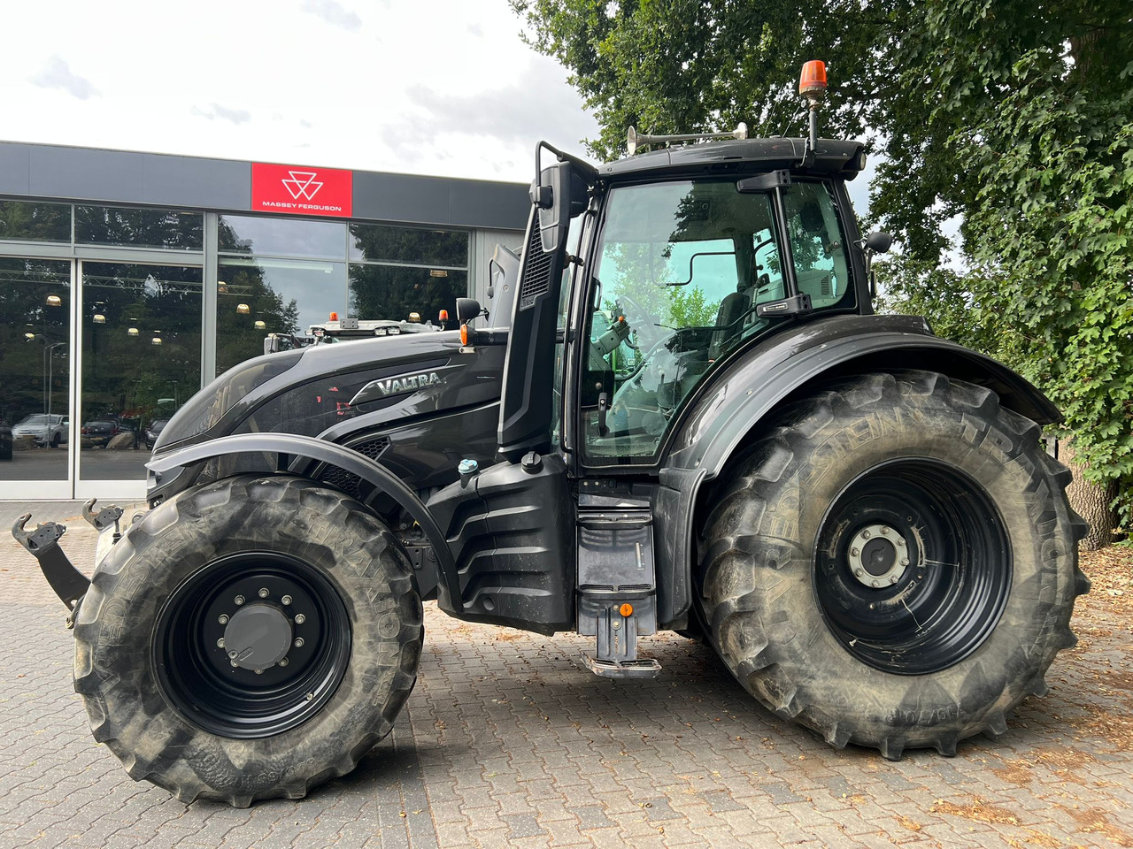 Valtra T174 Versu - جرار: صورة 2 Valtra T174 Versu - جرار: صورة 2