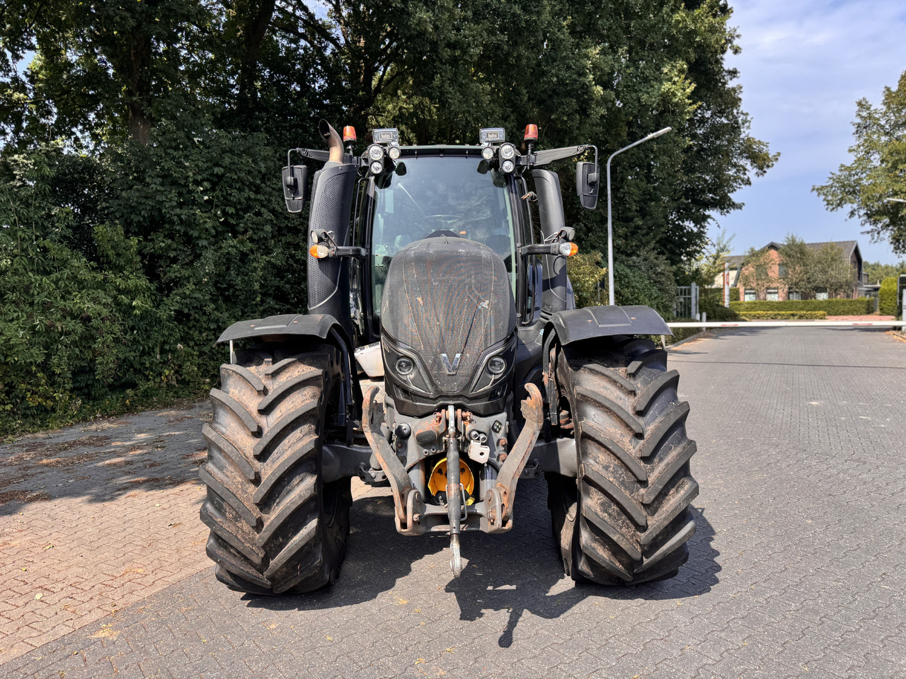 Valtra T214 Direct - جرار: صورة 4 Valtra T214 Direct - جرار: صورة 4